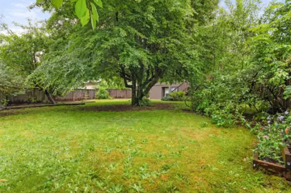 Hot Tub / Spa Photo of 21111 Lakeview Crescent, Hope, BC