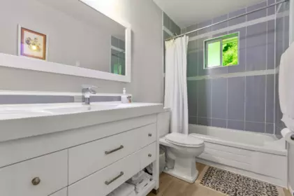 Mudroom Photo of 21111 Lakeview Crescent, Hope, BC