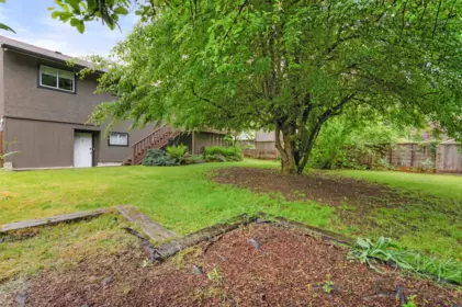 Swimming Pool Photo of 21111 Lakeview Crescent, Hope, BC