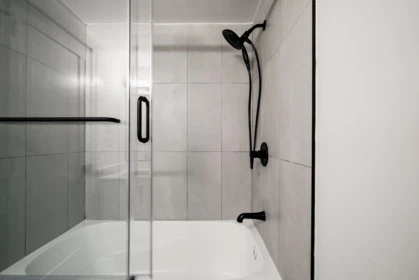 Powder Room Photo of 306 1526 George Street, White Rock, BC