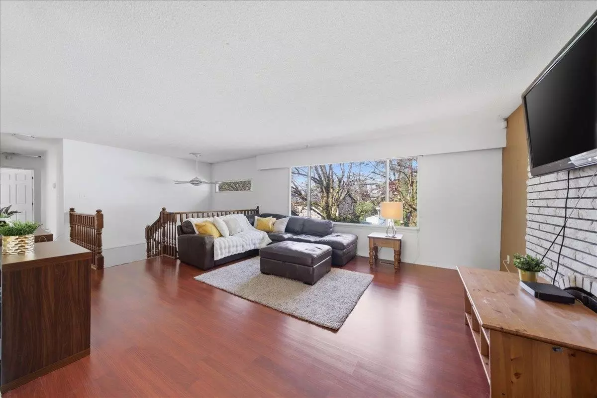 Family Room Photo of 12014 208 Street, Maple Ridge, BC