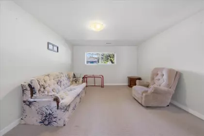 Basement Recreation Room Photo of 12014 208 Street, Maple Ridge, BC