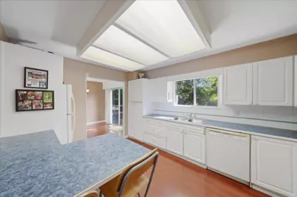 Breakfast Nook Photo of 12014 208 Street, Maple Ridge, BC