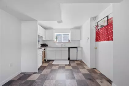 Laundry Room Photo of 12014 208 Street, Maple Ridge, BC