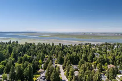 Community Amenities Photo (Clubhouse) of 12522 26a Avenue, Surrey, BC