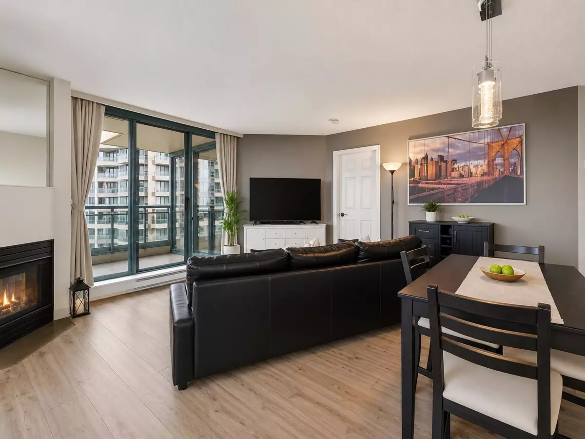 Family Room Photo of 1207 13353 108 Avenue, Surrey, BC