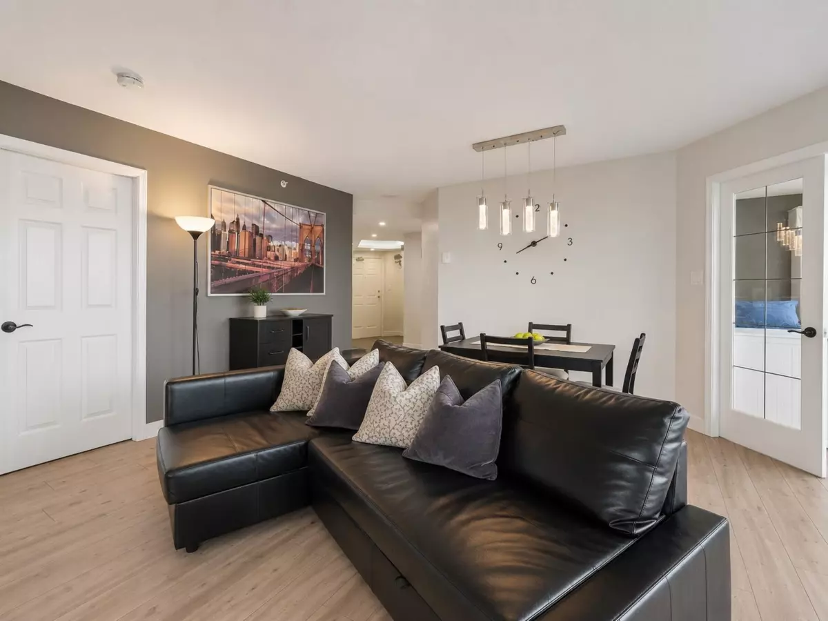 Living Room Photo of 1207 13353 108 Avenue, Surrey, BC