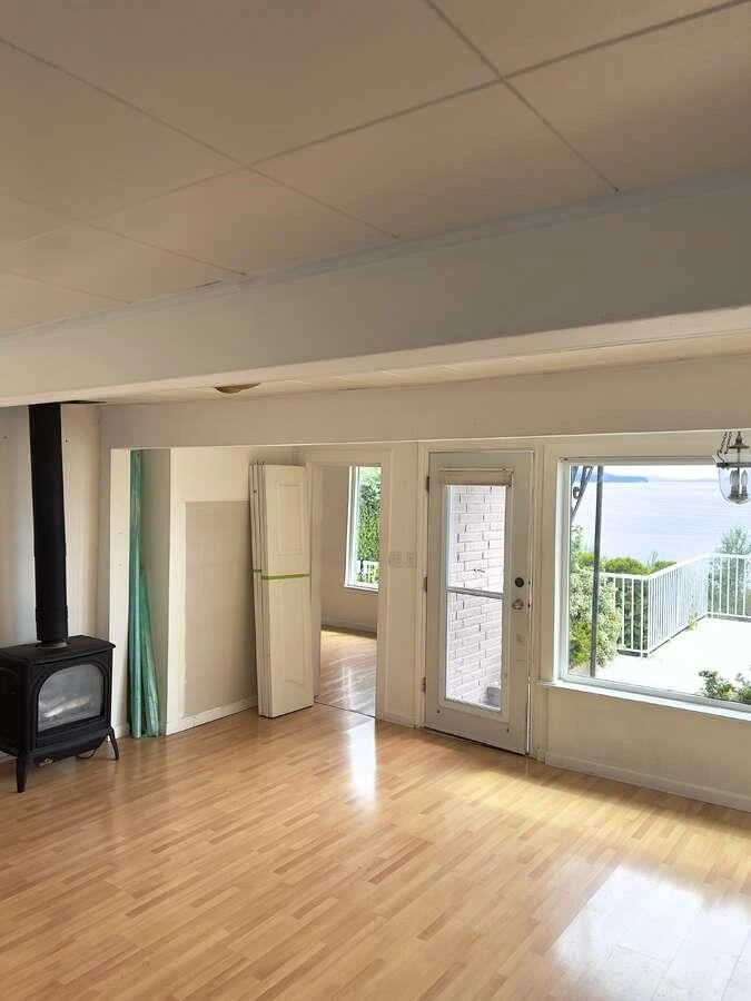 Dining Area Photo of 15181 Marine Drive, White Rock, BC