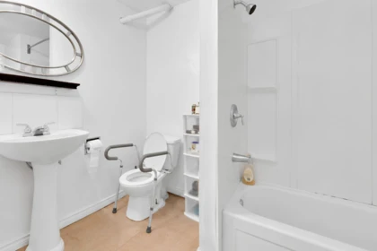 Basement Recreation Room Photo of 7845 122a Street, Surrey, BC