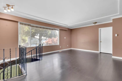 Kitchen Island Photo of 7845 122a Street, Surrey, BC