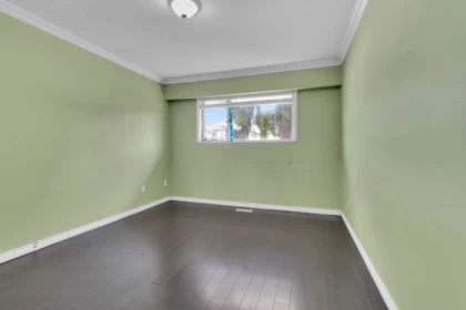 Walk-In Closet Photo of 7845 122a Street, Surrey, BC
