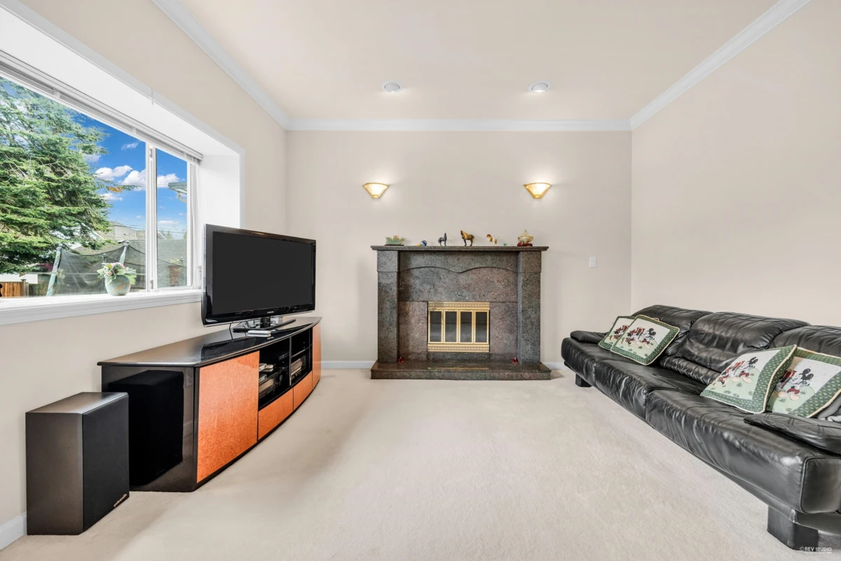Dining Area Photo of 6388 Laburnum Street, Vancouver, BC
