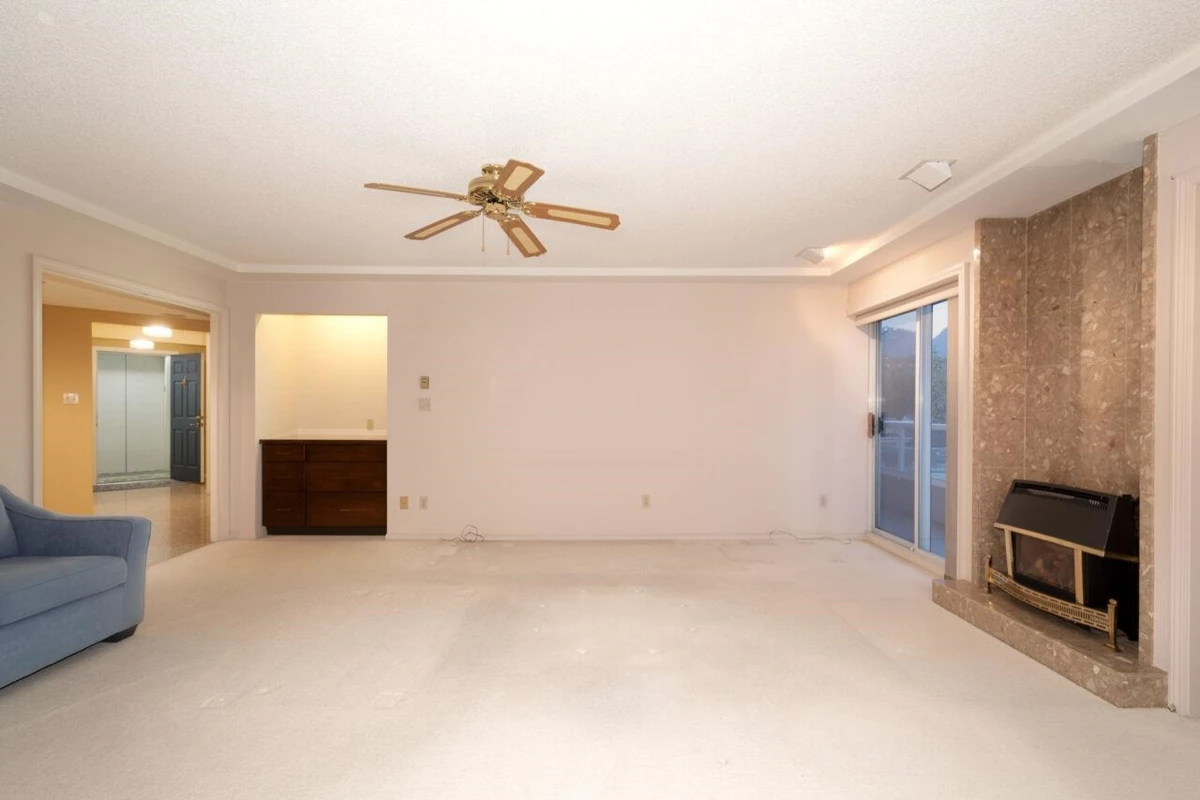 Dining Area Photo of 9 1717 Duchess Avenue, West Vancouver, BC