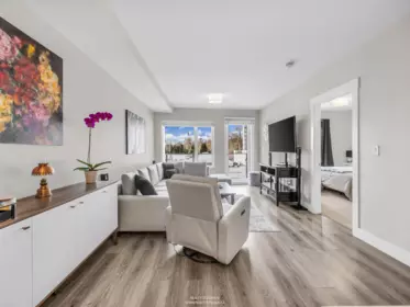 401 1496 Charlotte Road, North Vancouver, BC, North Vancouver — Apartment/Condo for sale