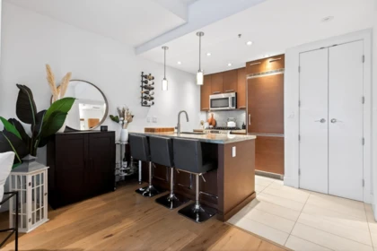 Walk-In Closet Photo of 2538 Maple Street, Vancouver, BC