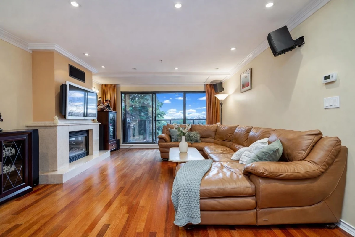 Family Room Photo of 304 1233 Beach Avenue, Vancouver, BC
