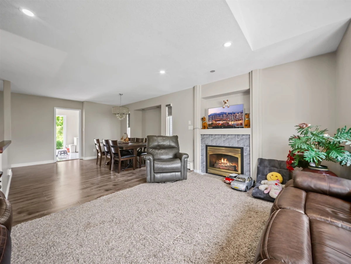 Dining Area Photo of 33726 Best Avenue, Mission, BC