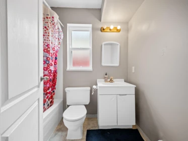 Entry Foyer Photo of 33726 Best Avenue, Mission, BC