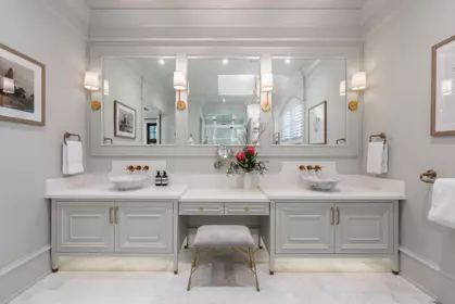 Guest Bathroom Photo of 18256 21a Avenue, Surrey, BC