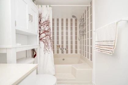 Guest Bathroom Photo of PH5 936 Bute Street, Vancouver, BC