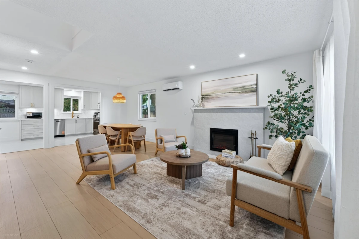 Living Room Photo of 6020 Comstock Road, Richmond, BC