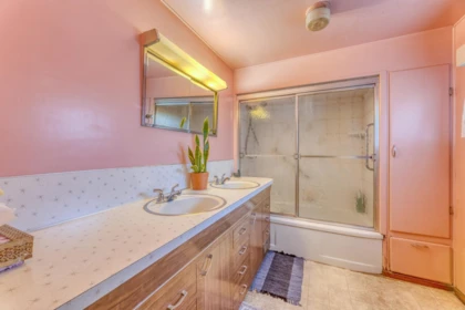 Primary Bedroom Photo of 2323 Dublin Street, New Westminster, BC