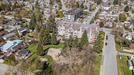 Backyard Photo of 304 45700 Wellington Avenue, Chilliwack, BC
