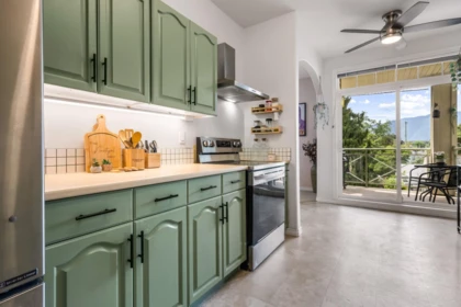 Kitchen Island Photo of 304 45700 Wellington Avenue, Chilliwack, BC