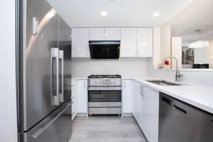 404 8120 Lansdowne Road, Richmond, BC, Richmond — Apartment/Condo for sale