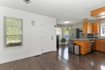 Walk-In Closet Photo of 31279 Wagner Drive, Abbotsford, BC