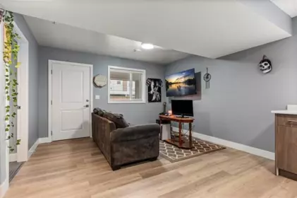 Entry Foyer Photo of 45582 Meadowbrook Drive, Chilliwack, BC