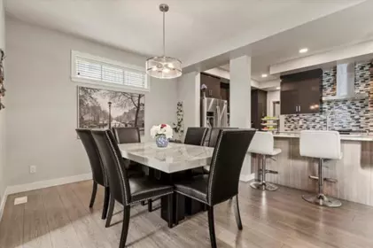 Kitchen Island Photo of 45582 Meadowbrook Drive, Chilliwack, BC