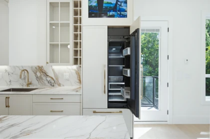 Walk-In Closet Photo of 15630 23a Avenue, Surrey, BC