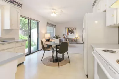 Breakfast Nook Photo of 2560 127 Street, Surrey, BC
