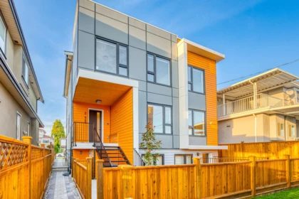 2 968 E 55th Avenue, Vancouver, BC, Vancouver — Half Duplex for sale