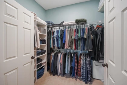 Laundry Room Photo of 18897 62a Avenue, Surrey, BC
