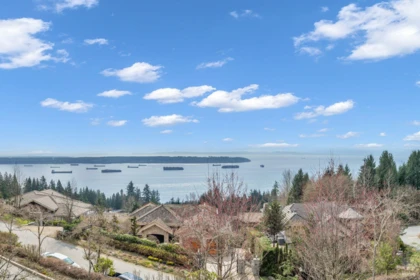 102 2575 Garden Court, West Vancouver, BC, West Vancouver — Townhouse for sale