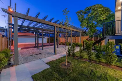 Hot Tub / Spa Photo of 1 1845 E 51st Avenue, Vancouver, BC