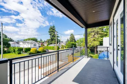 Staircase Photo of A 45945 Lewis Avenue, Chilliwack, BC
