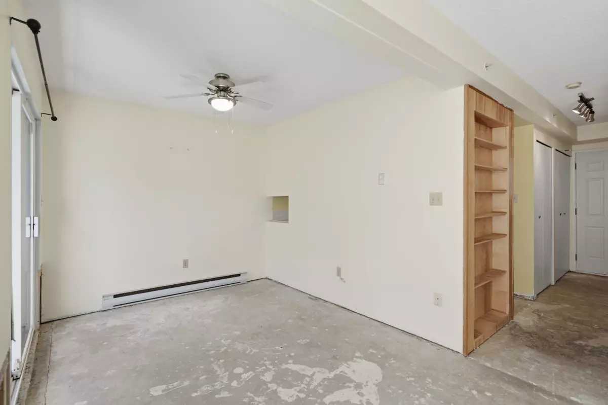Family Room Photo of 122 2844 273 Street, Langley, BC