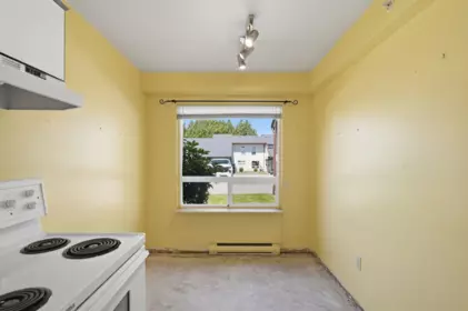Laundry Room Photo of 122 2844 273 Street, Langley, BC