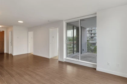Kitchen Island Photo of 809 13750 100 Avenue, Surrey, BC