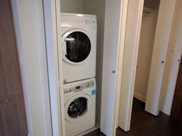 Primary Bathroom Photo of 809 13750 100 Avenue, Surrey, BC