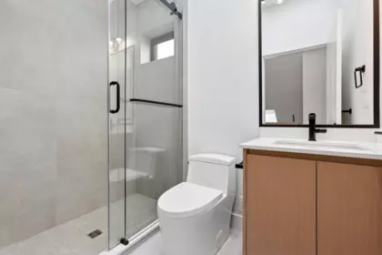 Hot Tub / Spa Photo of 2 448 W 20th Avenue, Vancouver, BC