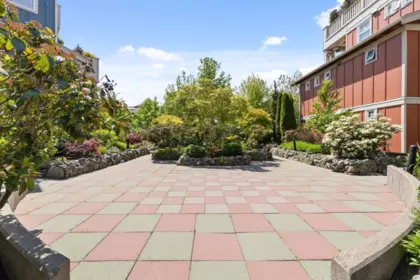Hallway Photo of 302- 15392 16a Avenue, Surrey, BC