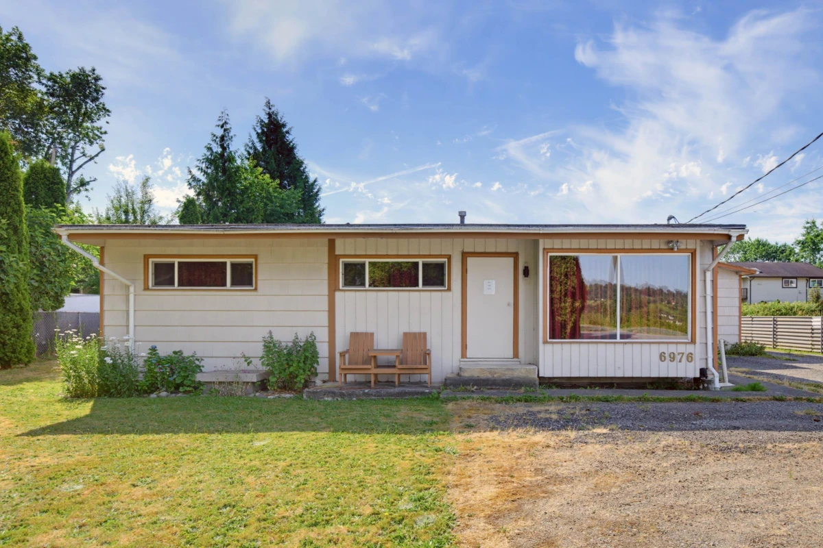 Family Room Photo of 6976 Glover Road, Langley, BC