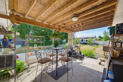 Garden / Landscaping Photo of 6976 Glover Road, Langley, BC