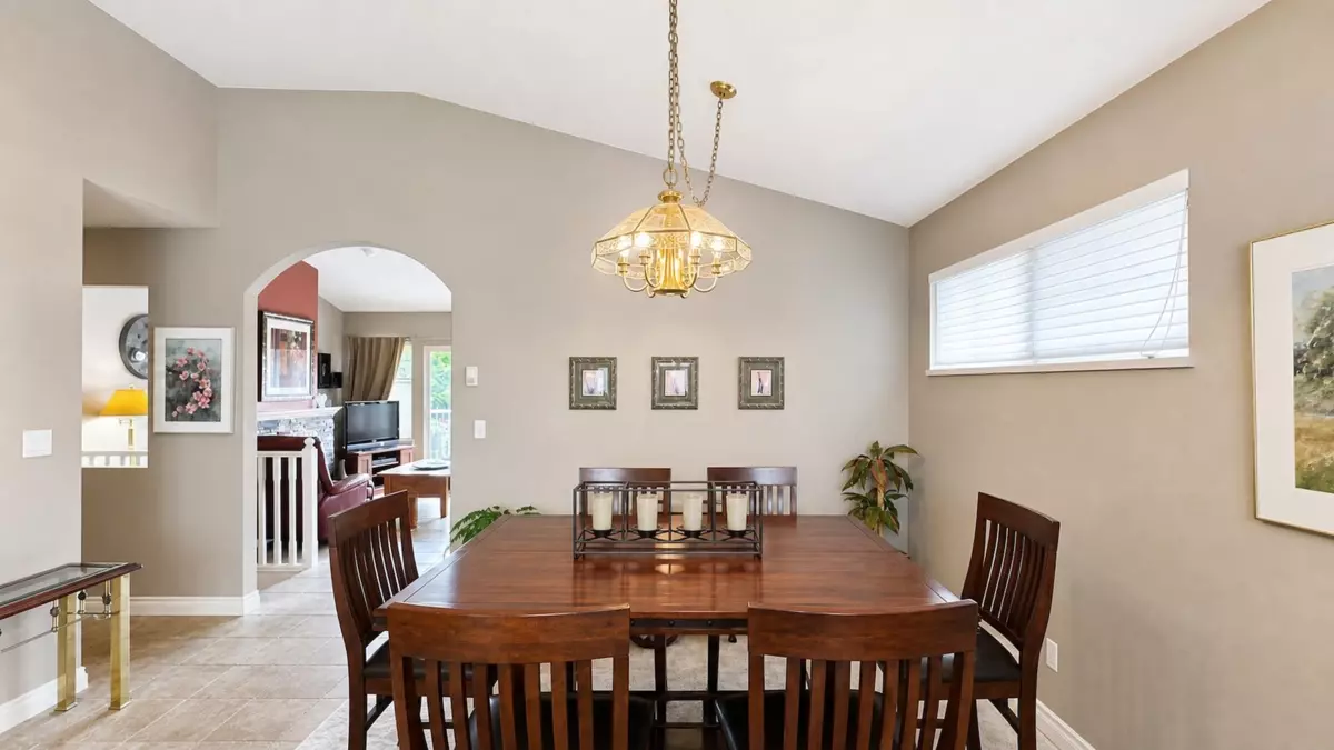 Dining Area Photo of 50 20751 87th Avenue, Langley, BC