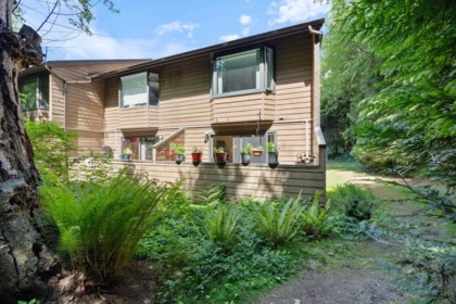 Swimming Pool Photo of 4384 Garden Grove Drive, Burnaby, BC
