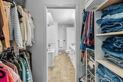 Mudroom Photo of 4 8930 Walnut Grove Drive, Langley, BC